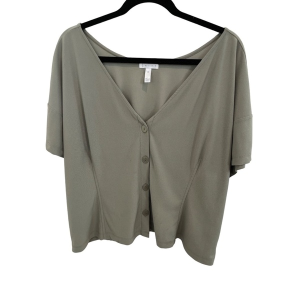 Leith Plus Size Button Front V Neck Top.Sage Green Size 3X - Picture 1 of 4